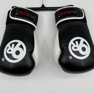 Classic 9Round Kickboxing Fitness Gloves Size M/L Black & White